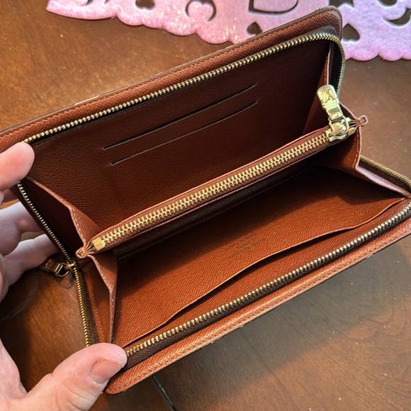 Louis Vuitton Monogram Long Zip Wallet - Picture 3 of 9